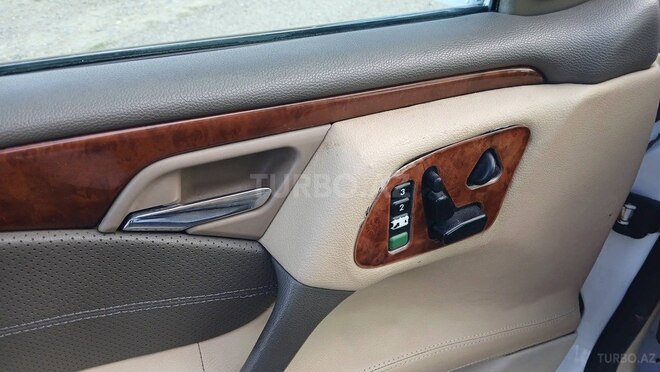 Mercedes E 240-7