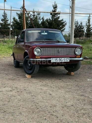 LADA (VAZ) 21011-1