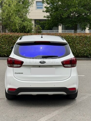 Kia Carens-4