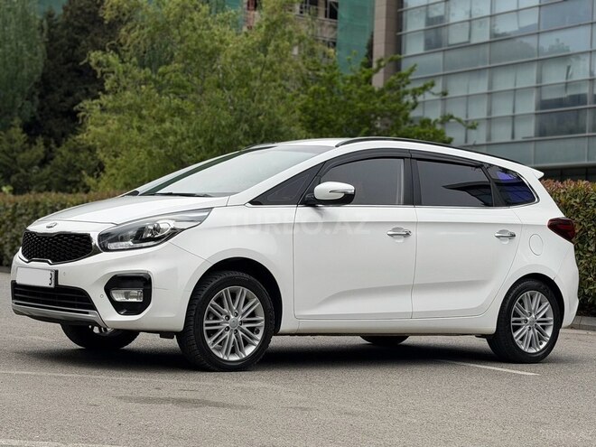 Kia Carens-2