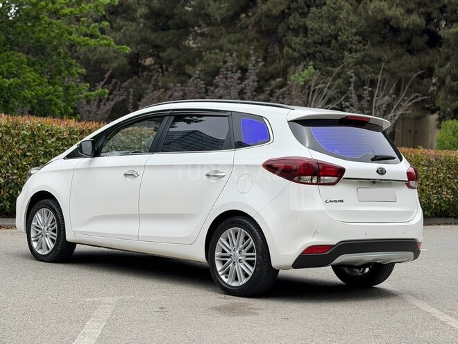 Kia Carens-5