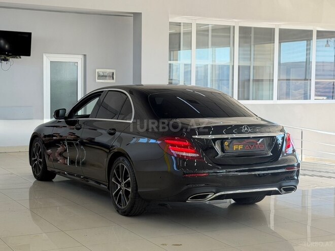 Mercedes E 300-5