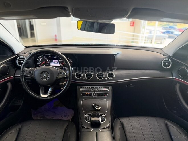 Mercedes E 300-10