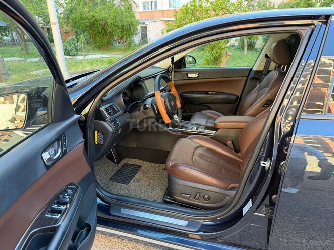 Kia K5-4