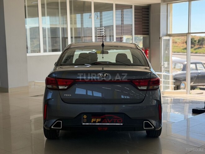 Kia Rio-7