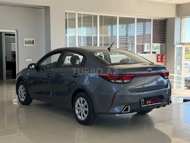 Kia Rio-4