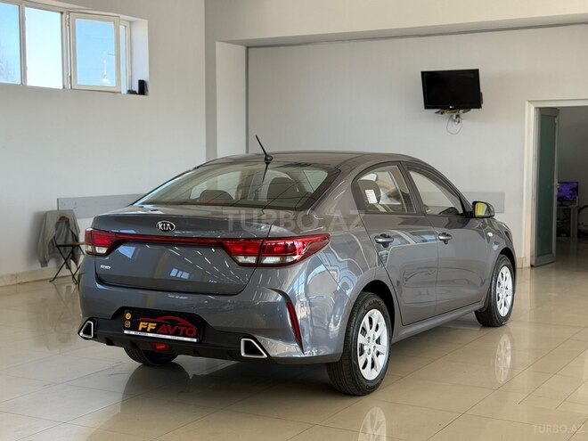 Kia Rio-5