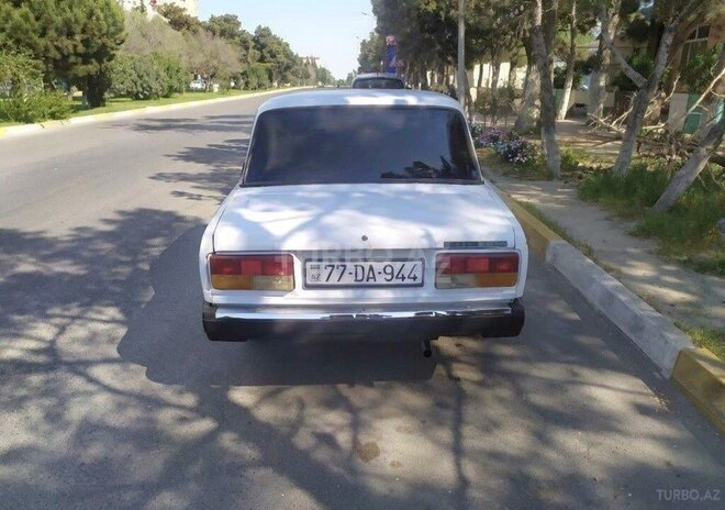 LADA (VAZ) 2107-2