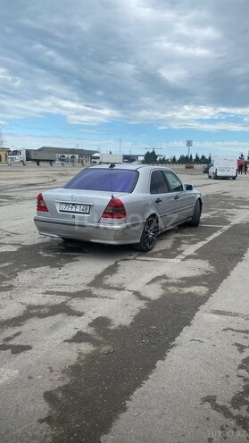 Mercedes C 180-7