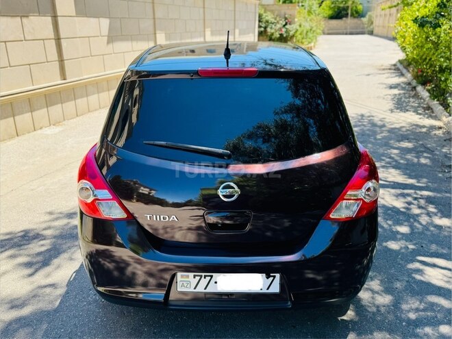 Nissan Tiida-4