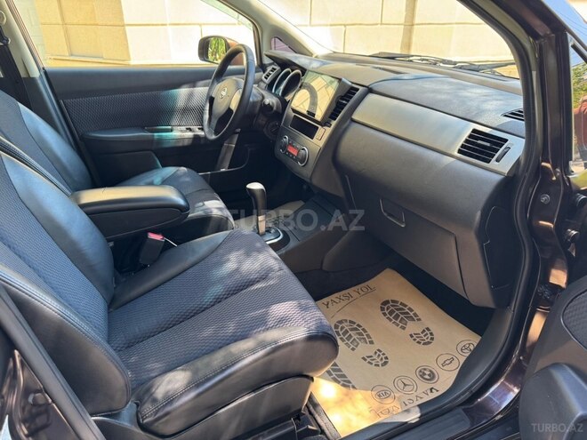 Nissan Tiida-10