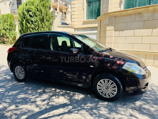 Nissan Tiida-6