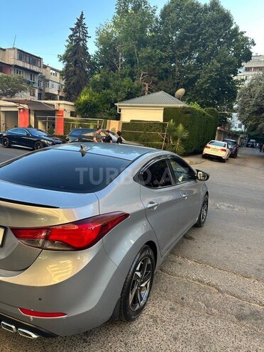 Hyundai Elantra-5