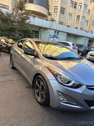 Hyundai Elantra-2