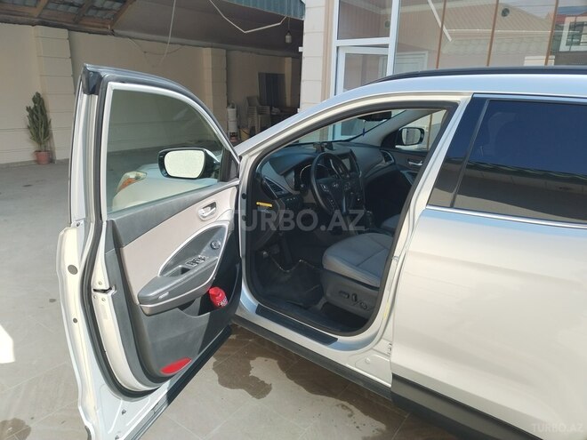 Hyundai Santa Fe-5
