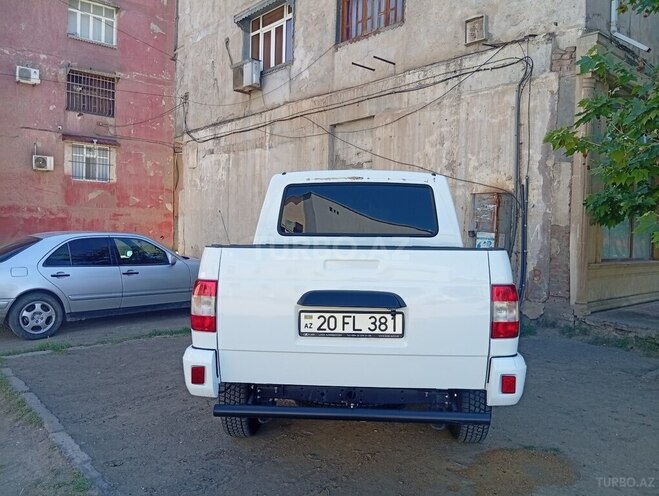 UAZ Pickup-16