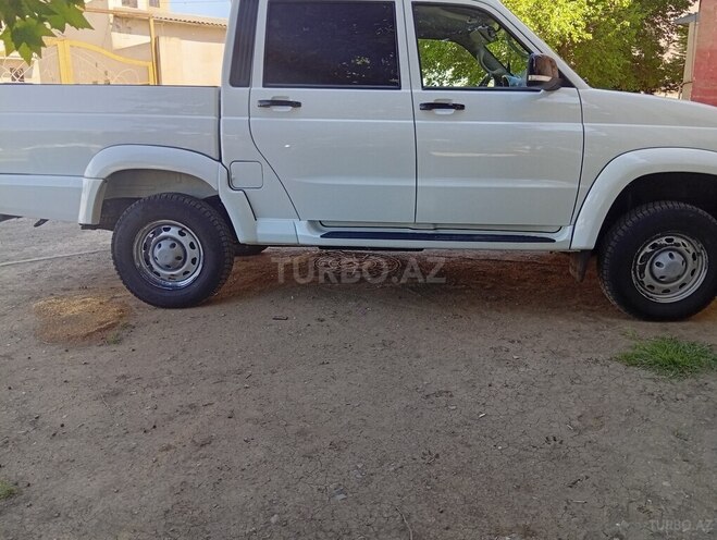 UAZ Pickup-18