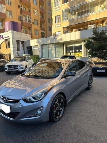 Hyundai Elantra-3