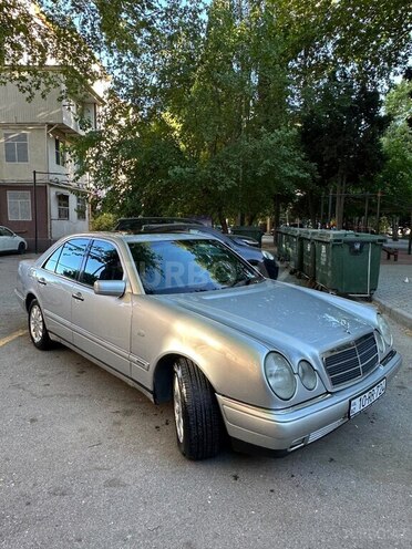 Mercedes E 280-3