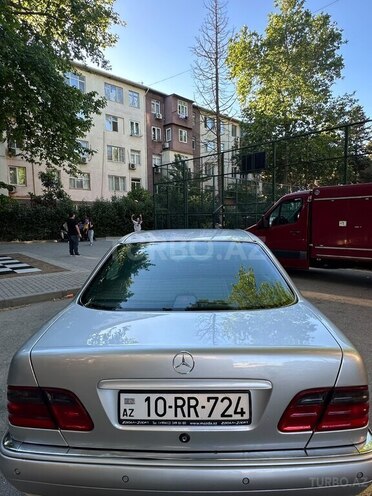 Mercedes E 280-7