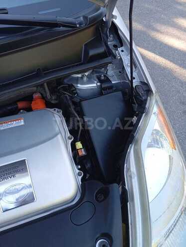 Toyota Prius-11