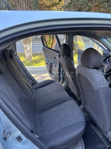 Kia Rio-8