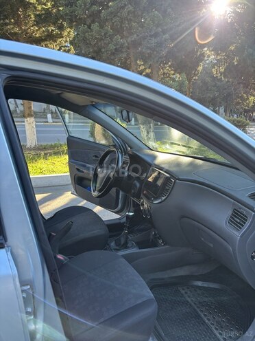 Kia Rio-6