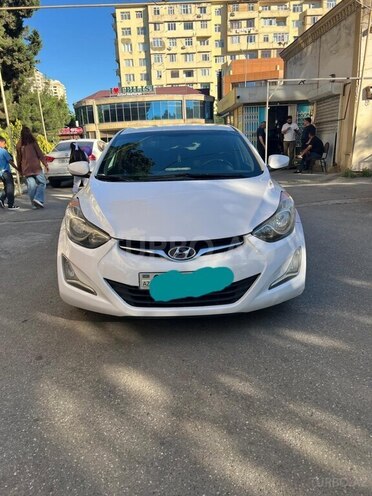 Hyundai Elantra-1