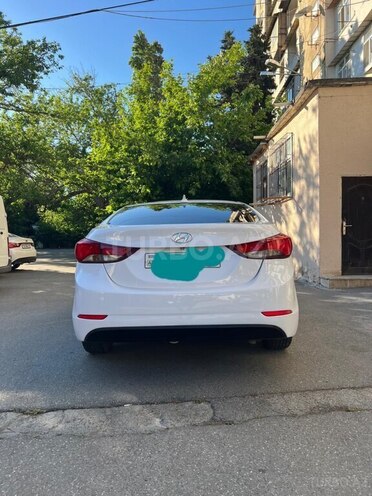 Hyundai Elantra-2