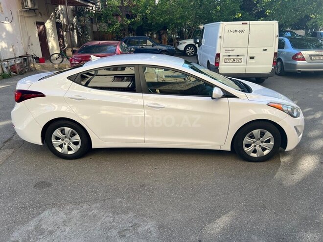 Hyundai Elantra-5