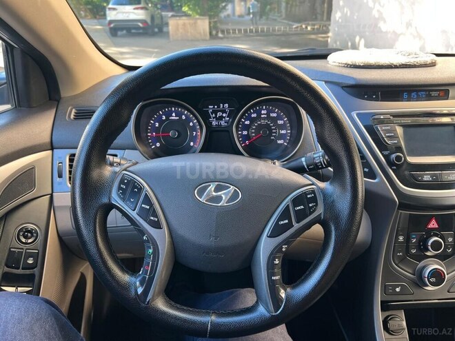 Hyundai Elantra-7