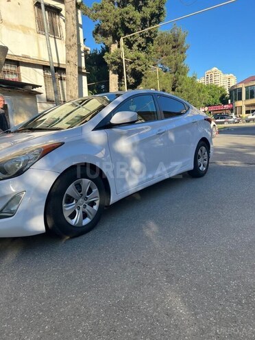 Hyundai Elantra-9