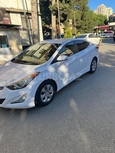 Hyundai Elantra-12