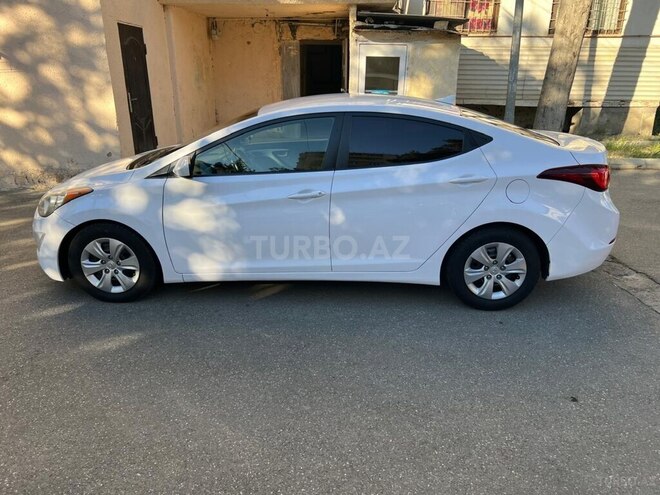 Hyundai Elantra-14