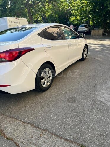 Hyundai Elantra-17