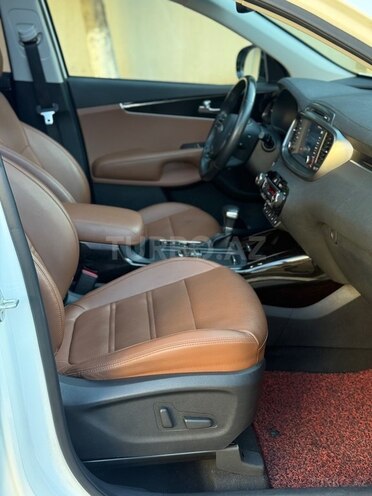 Kia Sorento-13