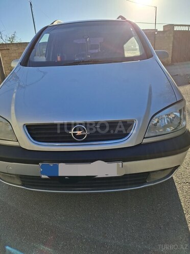 Opel Zafira-1