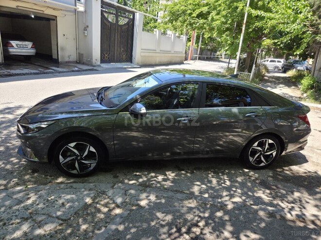 Hyundai Elantra-3