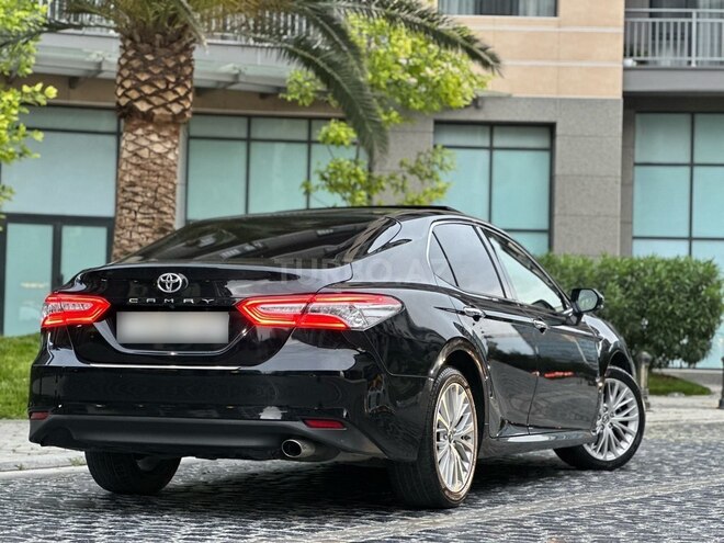 Toyota Camry-13