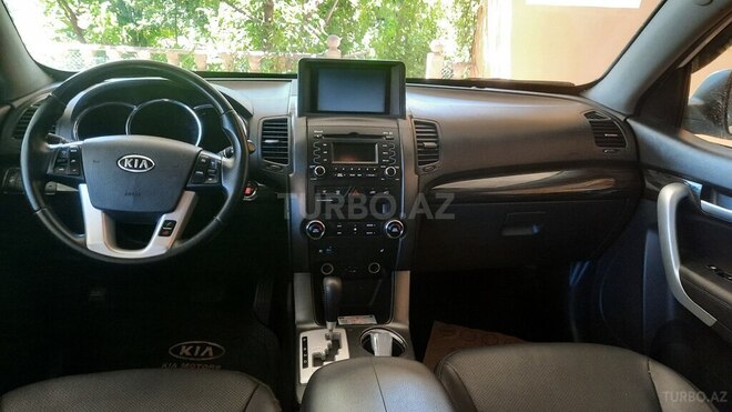 Kia Sorento-16