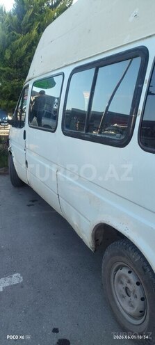 Ford Transit-2