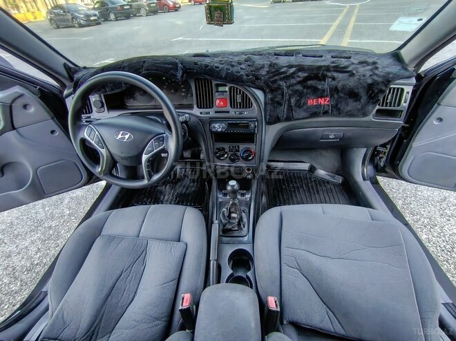 Hyundai Elantra-19