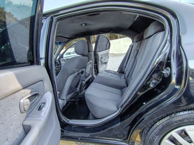 Hyundai Elantra-16