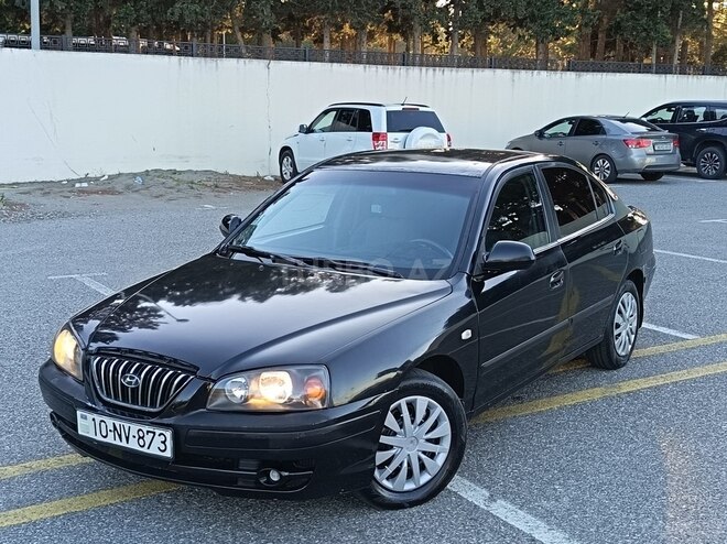 Hyundai Elantra-4