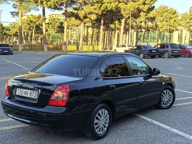 Hyundai Elantra-15