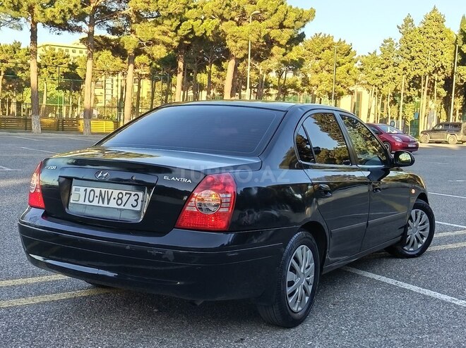 Hyundai Elantra-21
