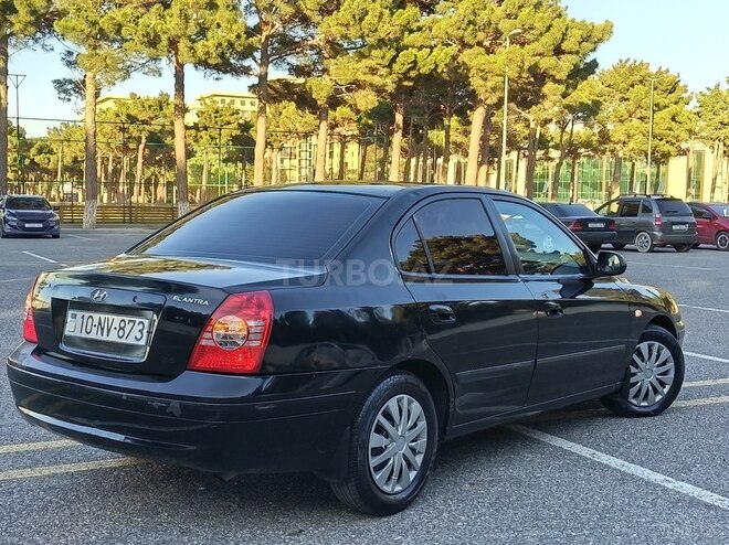 Hyundai Elantra-11