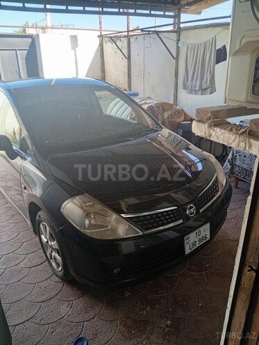 Nissan Tiida-1