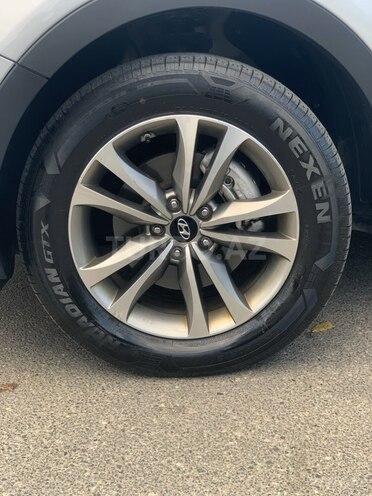 Hyundai Santa Fe-10