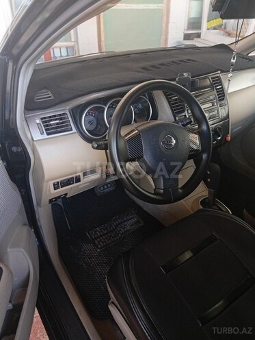 Nissan Tiida-3